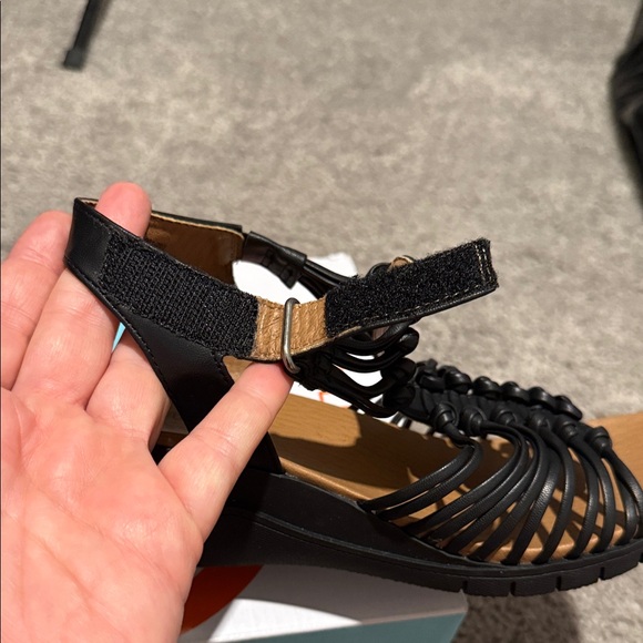 BareTraps Black Strappy Sandals - Picture 6 of 11